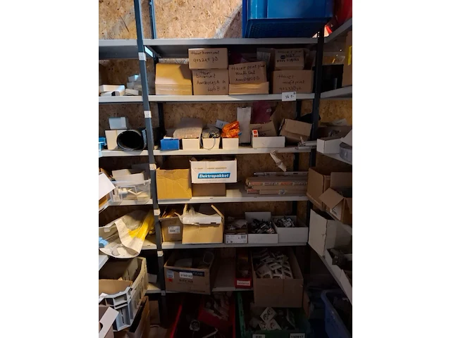 Partij installatiemateriaal o.a. daikin, upmann, haier - afbeelding 20 van  36