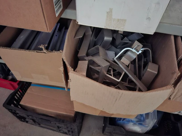 Partij installatiemateriaal o.a. haier, technosystem - afbeelding 9 van  67