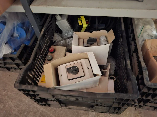 Partij installatiemateriaal o.a. haier, technosystem - afbeelding 15 van  67