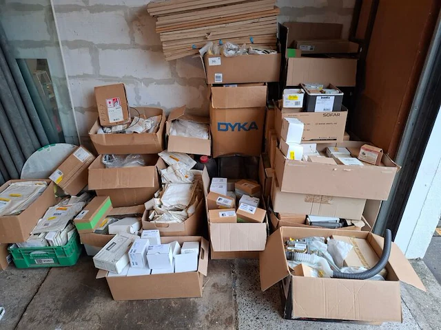 Partij installatiemateriaal o.a. nefit, remeha - afbeelding 1 van  24