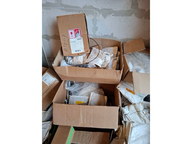 Partij installatiemateriaal o.a. nefit, remeha - afbeelding 22 van  24