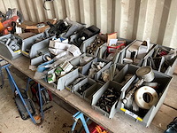 Partij installatiemateriaal & onderdelen - afbeelding 1 van  5