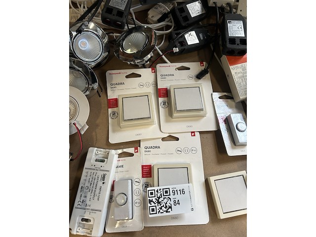 Partij installatiemateriaal, verlichting en drivers - afbeelding 2 van  8