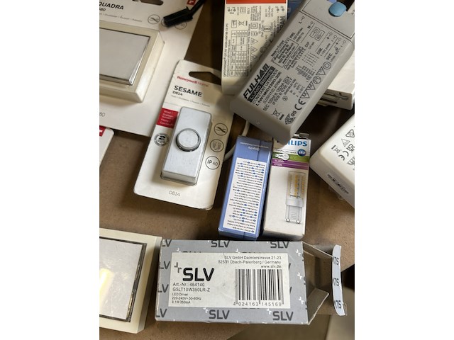 Partij installatiemateriaal, verlichting en drivers - afbeelding 6 van  8