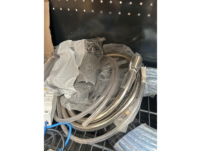 Partij installatiemateriaal w.o. aardlekautomaten - afbeelding 6 van  7