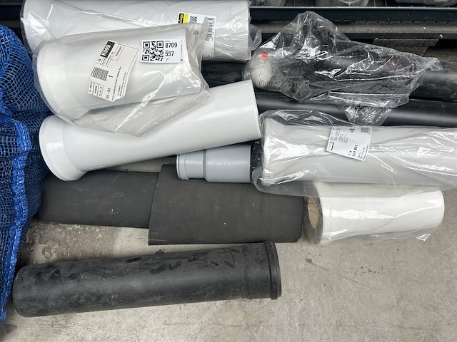 Partij installatiemateriaal w.o. closet aansluitstuk, w.o. viega - afbeelding 2 van  5