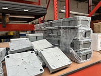 Partij installatiemateriaal w.o. dakbeschotbeugel w.o. ubbink - afbeelding 2 van  6