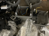 Partij installatiemateriaal w.o. diverse kabels, behuizingen w.o. abb - afbeelding 6 van  8
