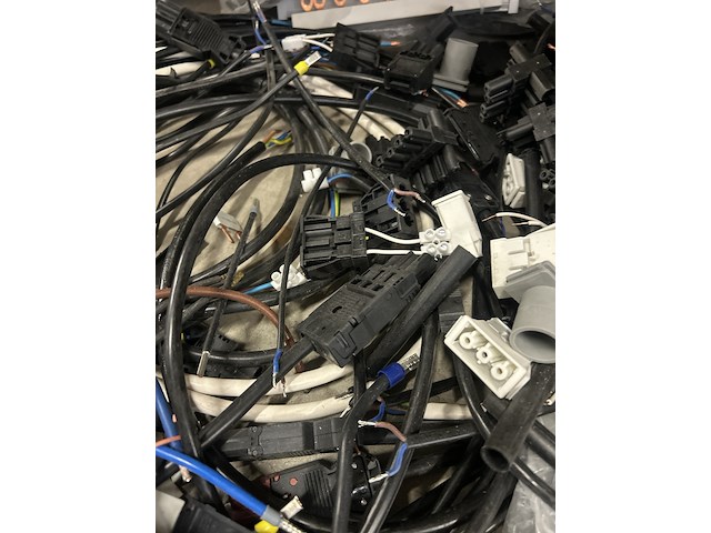 Partij installatiemateriaal w.o. diverse kabels, behuizingen w.o. abb - afbeelding 7 van  8