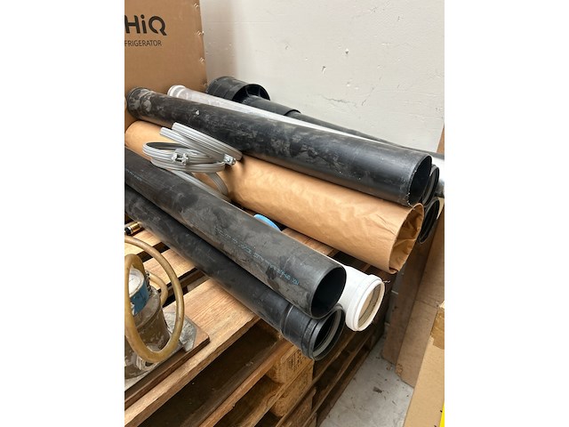 Partij installatiemateriaal w.o. drains en hulpstukken - afbeelding 5 van  13