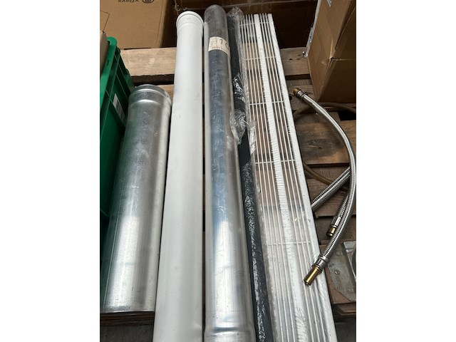 Partij installatiemateriaal w.o. drains en hulpstukken - afbeelding 11 van  13