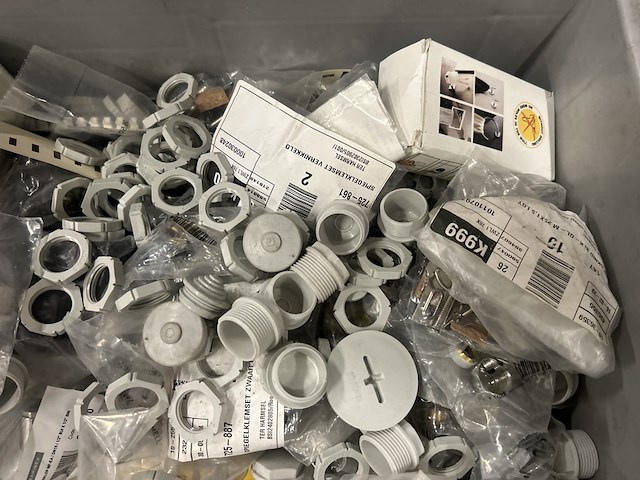 Partij installatiemateriaal w.o. koppelingen w.o. uponor - afbeelding 4 van  9