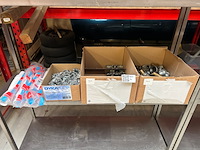 Partij installatiemateriaal w.o. messing koppelingen en fittingen - afbeelding 1 van  9