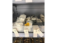 Partij installatiemateriaal w.o. messing koppelingen en koperen hulpstukken - afbeelding 3 van  20