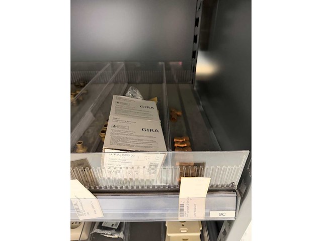 Partij installatiemateriaal w.o. messing koppelingen en koperen hulpstukken - afbeelding 6 van  20