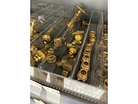 Partij installatiemateriaal w.o. messing koppelingen en koperen hulpstukken - afbeelding 8 van  20