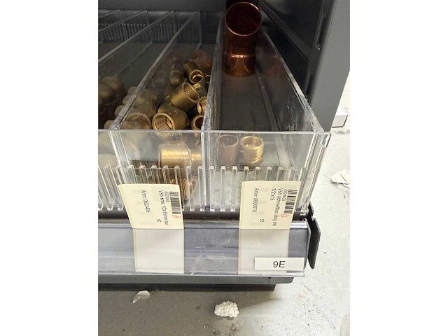 Partij installatiemateriaal w.o. messing koppelingen en koperen hulpstukken - afbeelding 15 van  20
