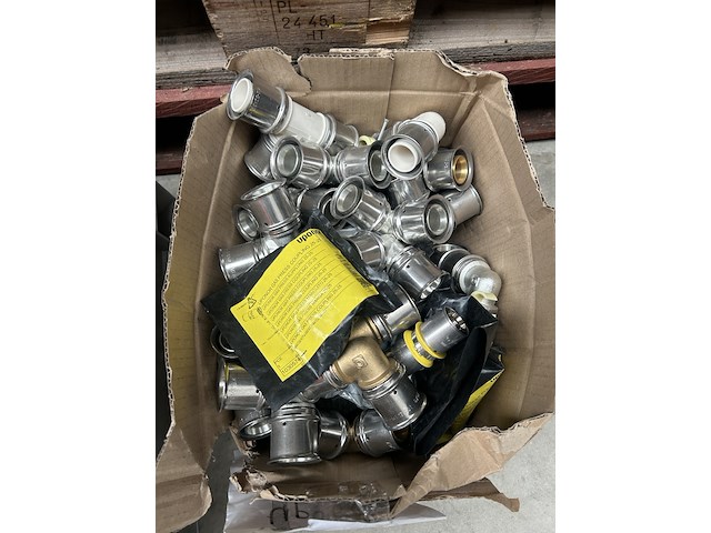 Partij installatiemateriaal w.o. persfittingen - afbeelding 2 van  6