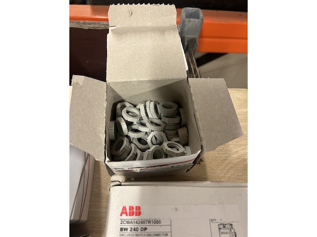 Partij installatiemateriaal w.o. werkschakelaar, w.o. abb, wiska, wago - afbeelding 5 van  7