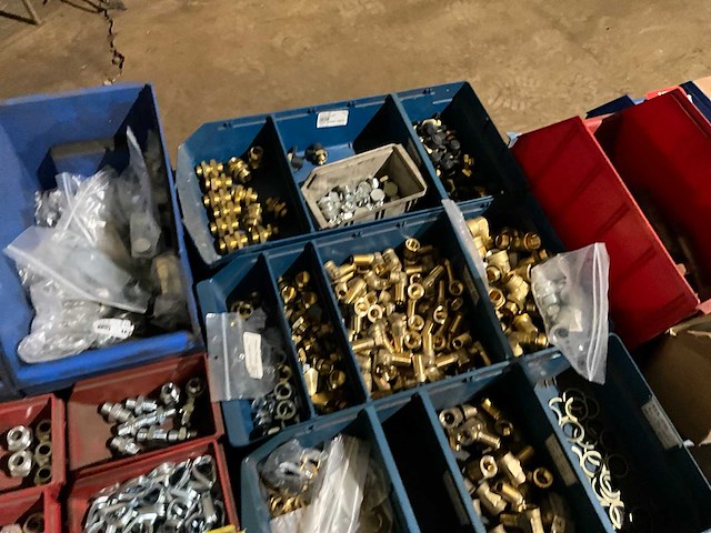 Partij installatiemateriaal - afbeelding 5 van  7