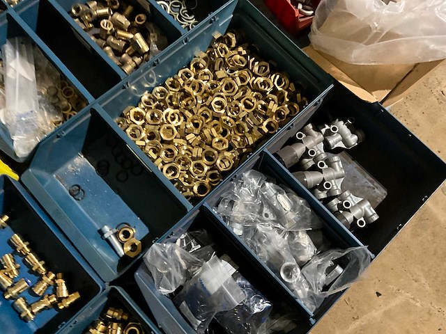 Partij installatiemateriaal - afbeelding 7 van  7