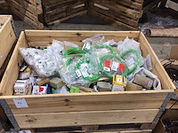 Partij installatiemateriaal - afbeelding 1 van  2