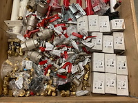 Partij installatiemateriaal - afbeelding 1 van  3