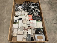 Partij installatiemateriaal - afbeelding 1 van  3