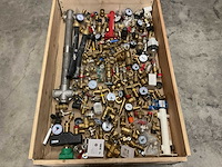 Partij installatiemateriaal - afbeelding 1 van  3