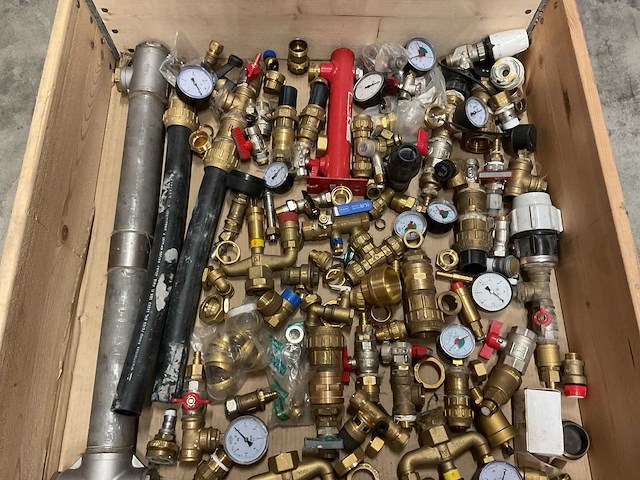 Partij installatiemateriaal - afbeelding 3 van  3