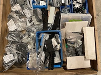 Partij installatiemateriaal - afbeelding 2 van  3