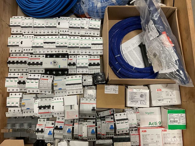 Partij installatiemateriaal - afbeelding 5 van  11