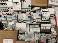 Partij installatiemateriaal - afbeelding 8 van  11