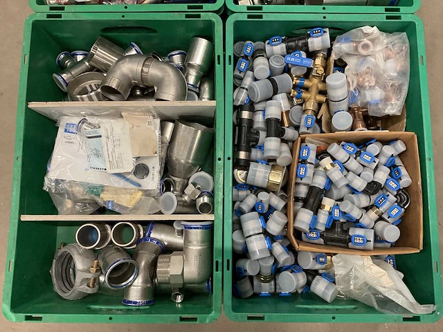 Partij installatiemateriaal - afbeelding 2 van  7