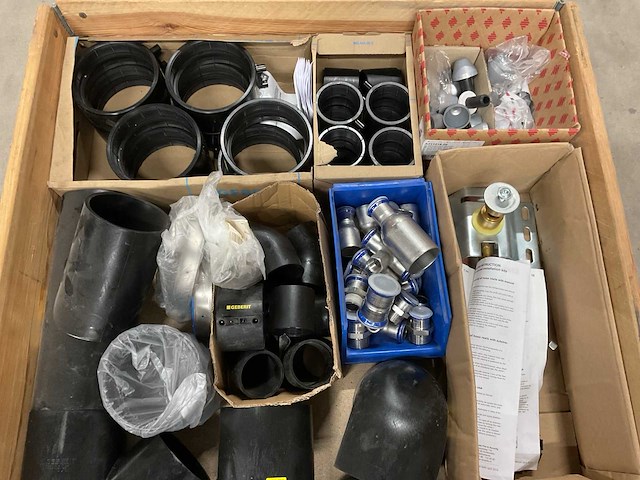 Partij installatiemateriaal - afbeelding 3 van  3