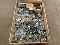 Partij installatiemateriaal - afbeelding 1 van  8