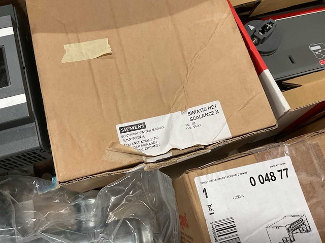 Partij installatiemateriaal - afbeelding 7 van  8