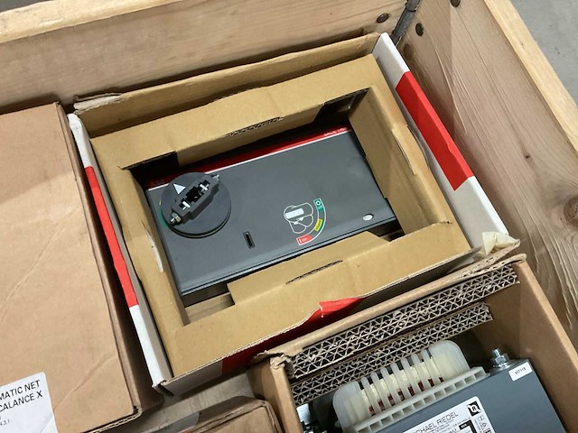 Partij installatiemateriaal - afbeelding 8 van  8