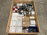 Partij installatiemateriaal - afbeelding 1 van  7