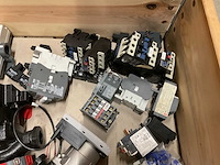 Partij installatiemateriaal - afbeelding 6 van  7