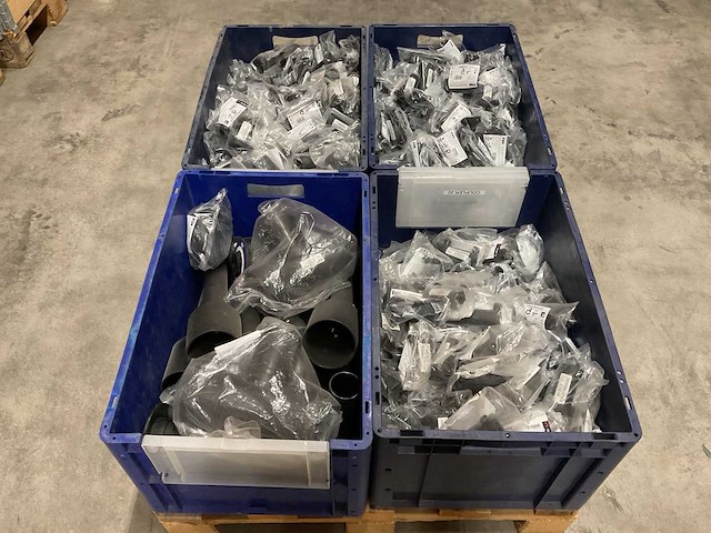 Partij installatiemateriaal - afbeelding 1 van  11