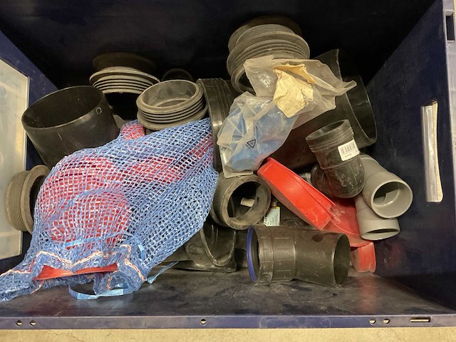 Partij installatiemateriaal - afbeelding 2 van  4