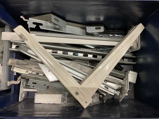 Partij installatiemateriaal - afbeelding 2 van  5