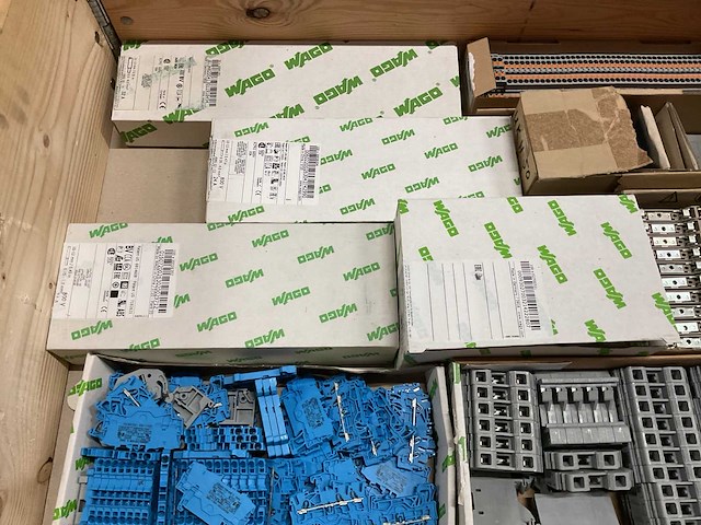 Partij installatiemateriaal - afbeelding 5 van  9