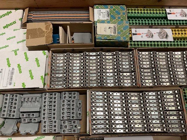 Partij installatiemateriaal - afbeelding 6 van  9