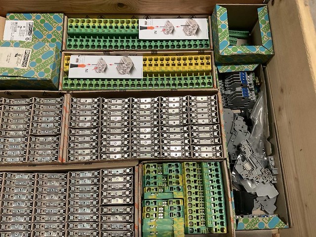 Partij installatiemateriaal - afbeelding 7 van  9