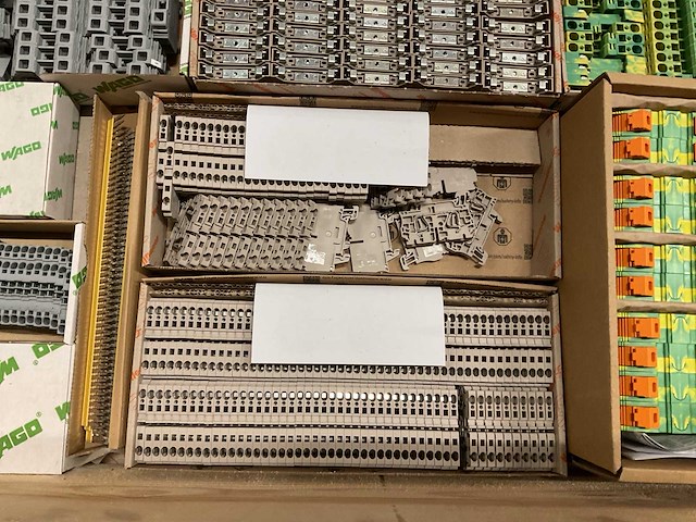 Partij installatiemateriaal - afbeelding 9 van  9