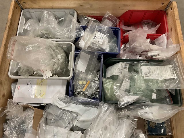 Partij installatiemateriaal - afbeelding 3 van  9