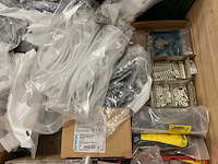 Partij installatiemateriaal - afbeelding 5 van  9