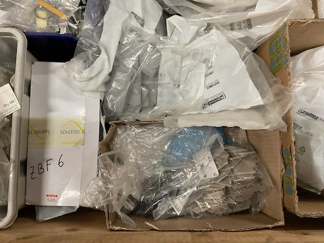 Partij installatiemateriaal - afbeelding 7 van  9